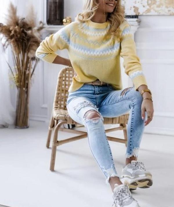 Fresh yellow long-sleeved jumper