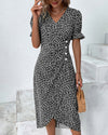 Women's - Chic Dress with Puff Sleeves and V-Neckline