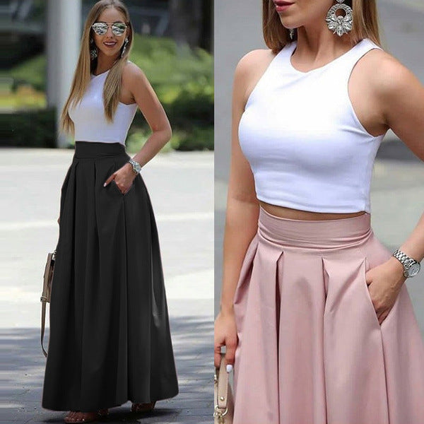 Plain-coloured pleated skirt with high waist