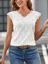 Single-coloured blouse with V-neck and lace embroidery