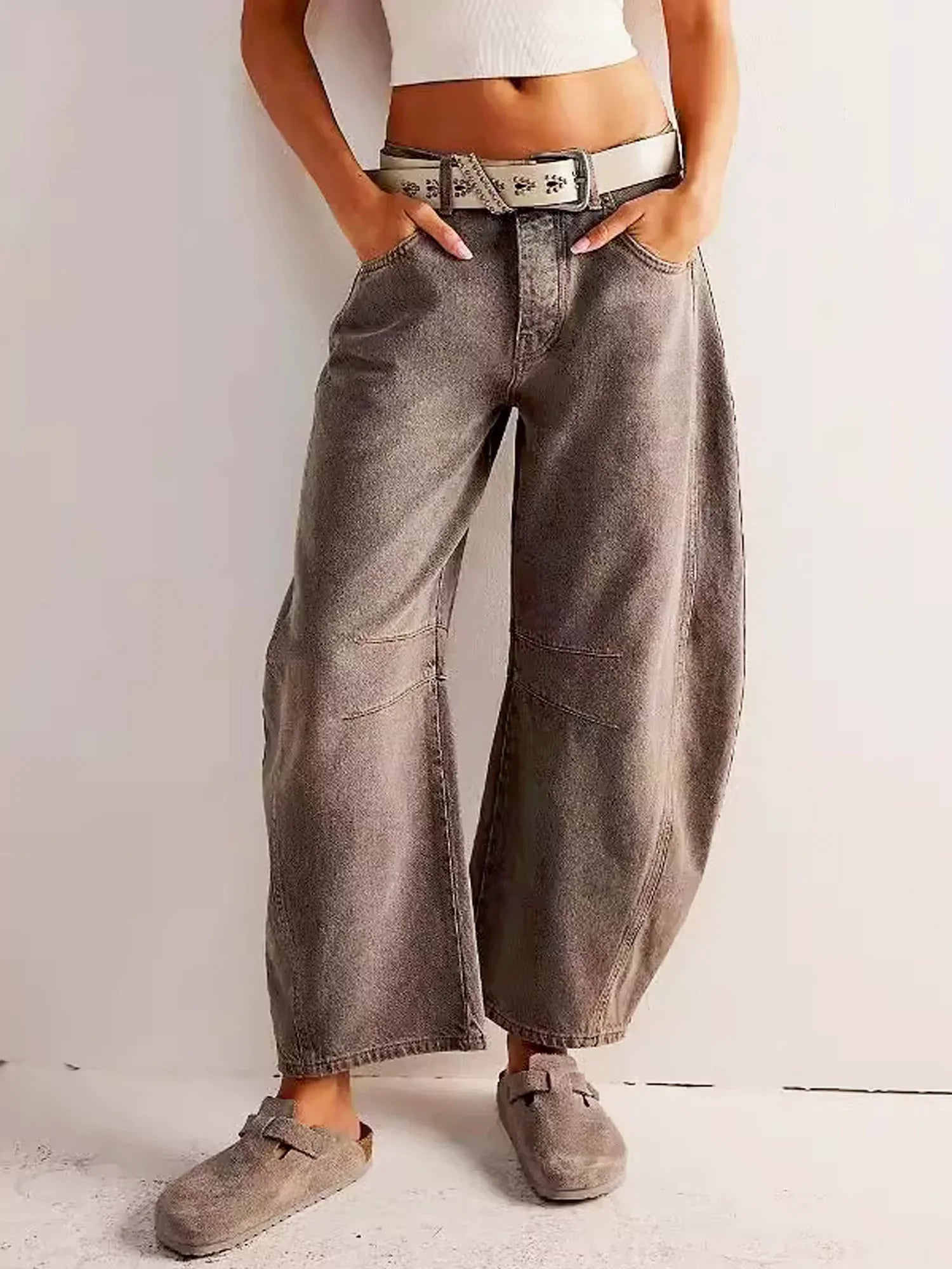 Women's - Barrel Jeans - Leopard Print - Trendy Casual Style for Everyday Wear
