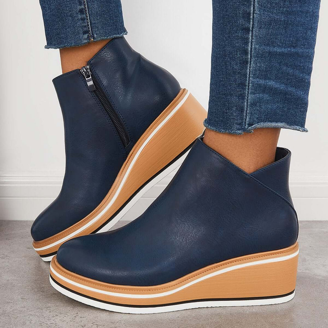 Stylish ankle boots with zip and platform