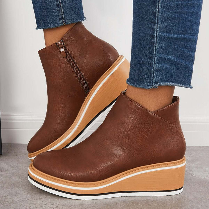 Stylish ankle boots with zip and platform