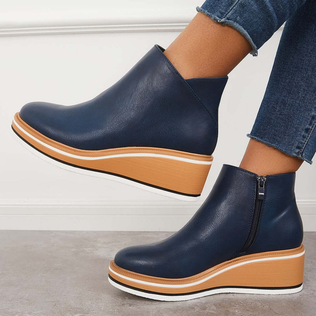 Stylish ankle boots with zip and platform