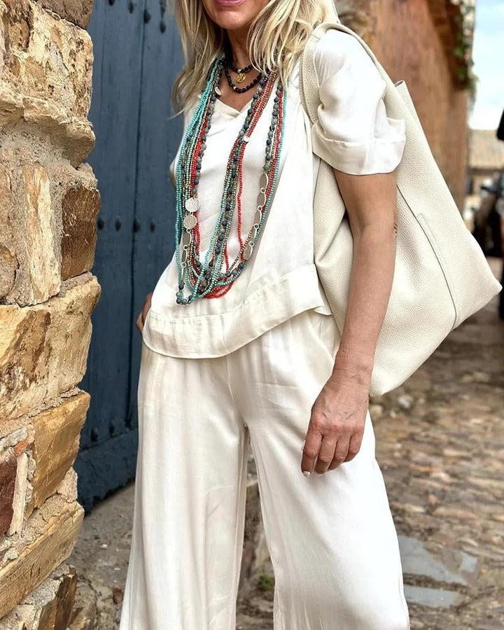 Women's - Elegant Blouse and Trouser Set - Chic Style - Perfect for Any Occasion - Comfortable and Stylish Outfit