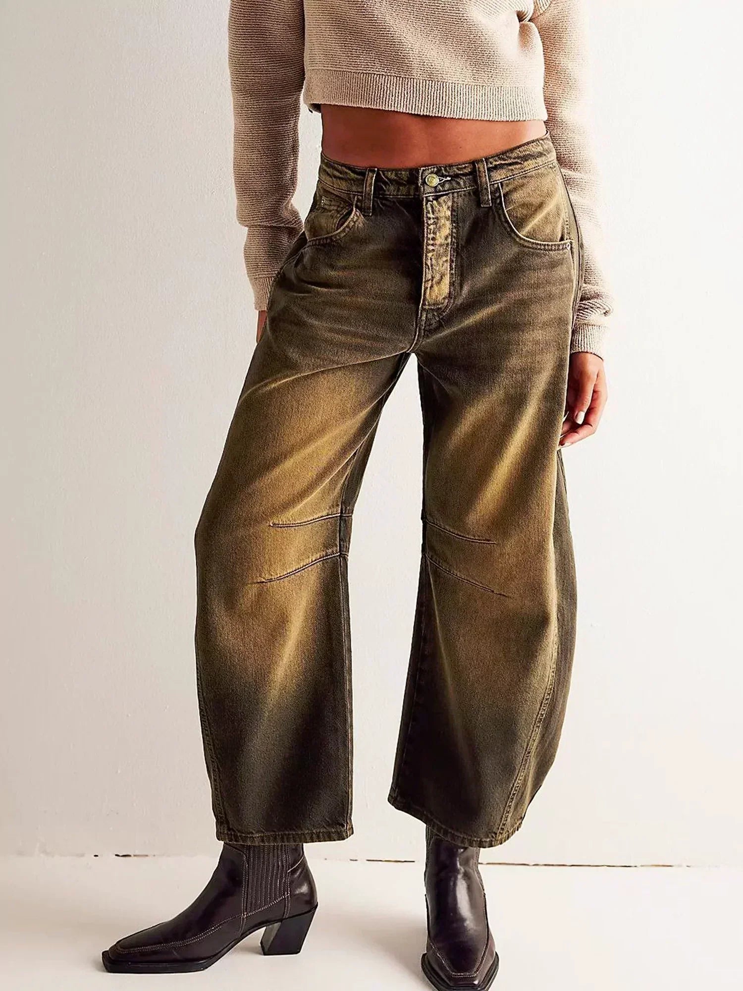 Women's - Barrel Jeans - Leopard Print - Trendy Casual Style for Everyday Wear