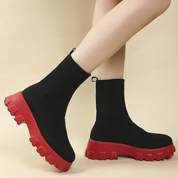 Knitted ankle boots with trendy sole