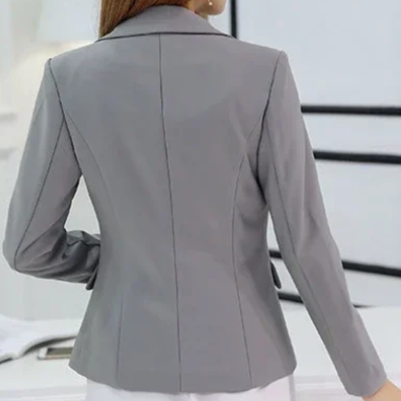 Elegant women's blazer with ankle button fastening