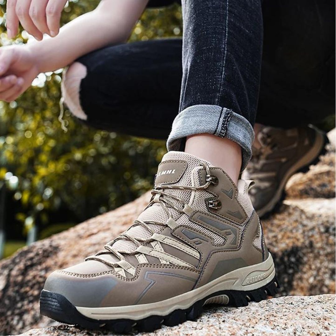 Waterproof trekking shoes with improved grip