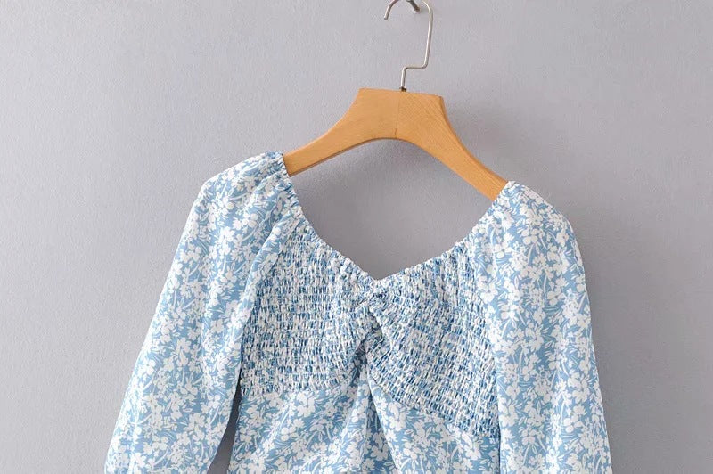 Modern Short-sleeved blouse with printed collar