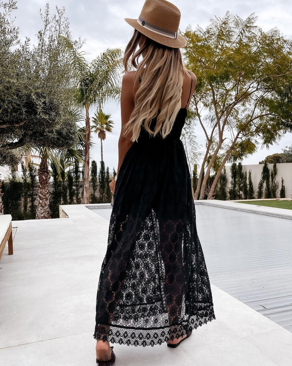 Grace | Cave-shaped lace jumpsuit | 50% OFF!