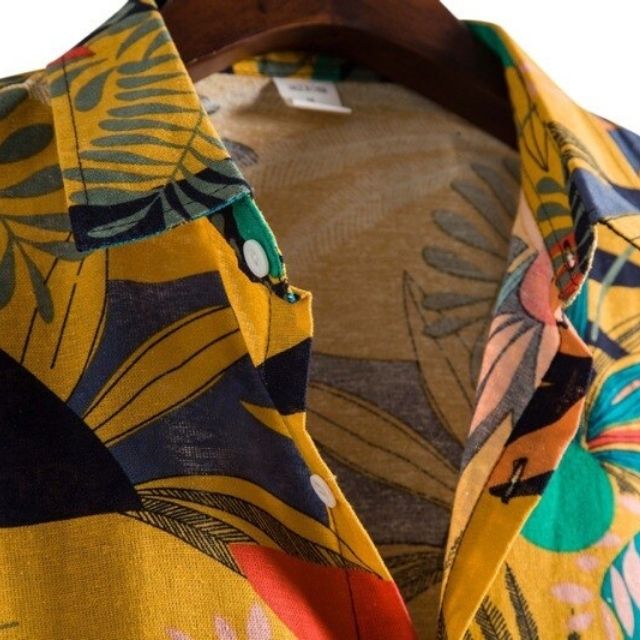 Short-sleeved shirt with tropical print