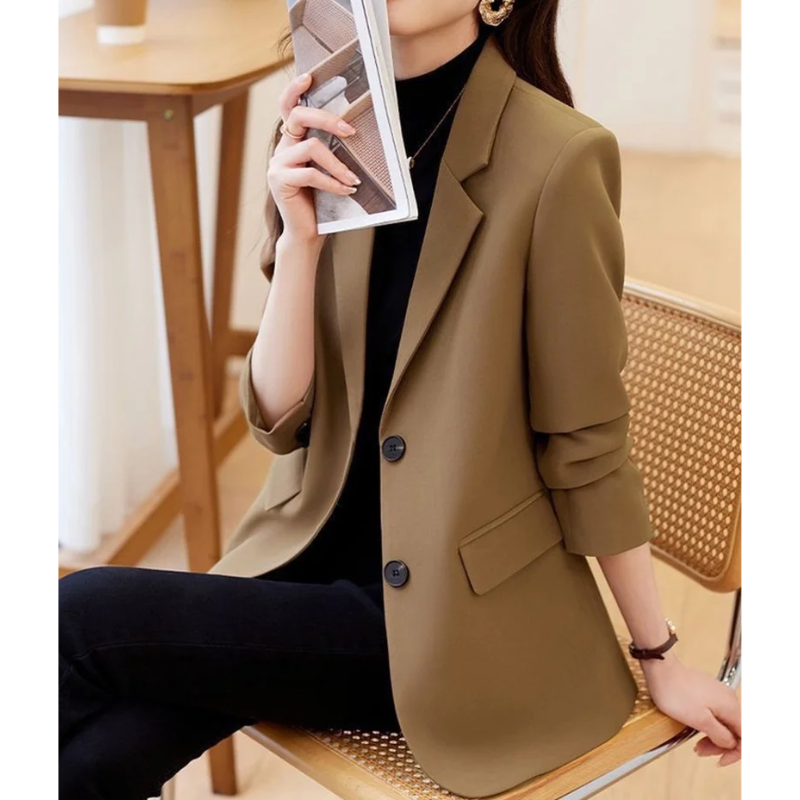 Elegant ladies' blazer with double-button fastening