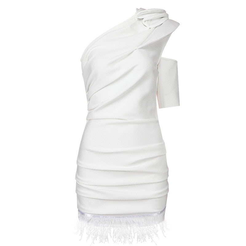 Graceful white chic short plumage