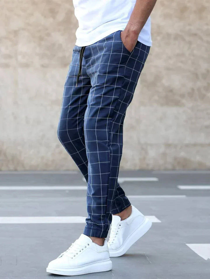 Elegant trousers with grid pattern