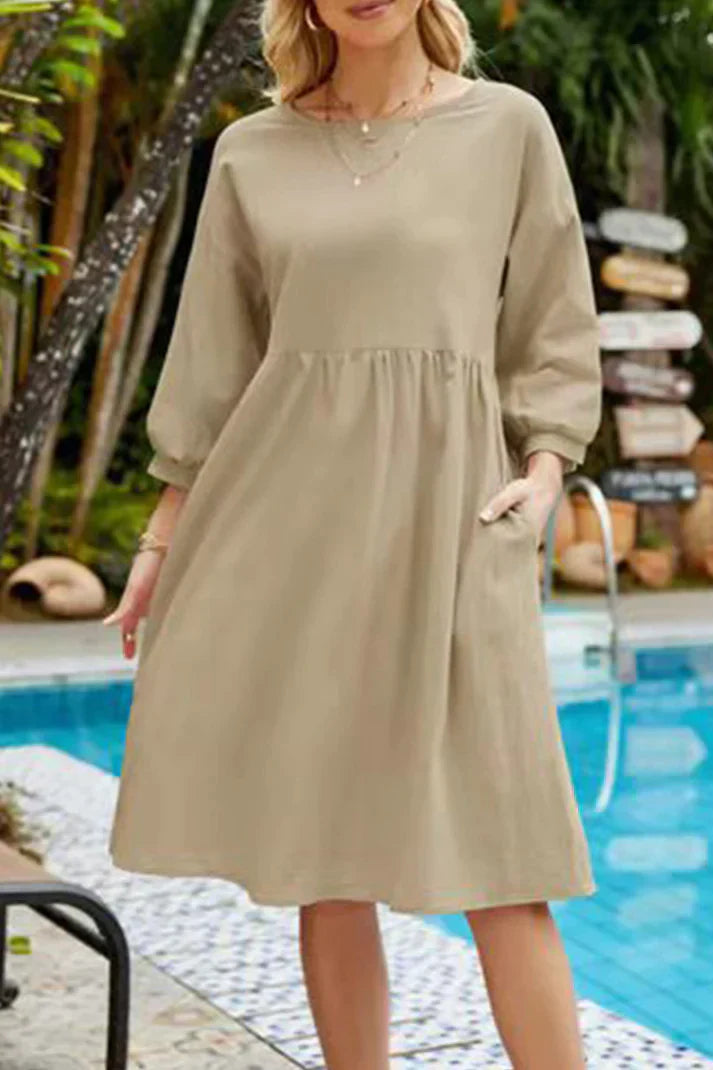 Casual mid-length dress with 3/4-length sleeves