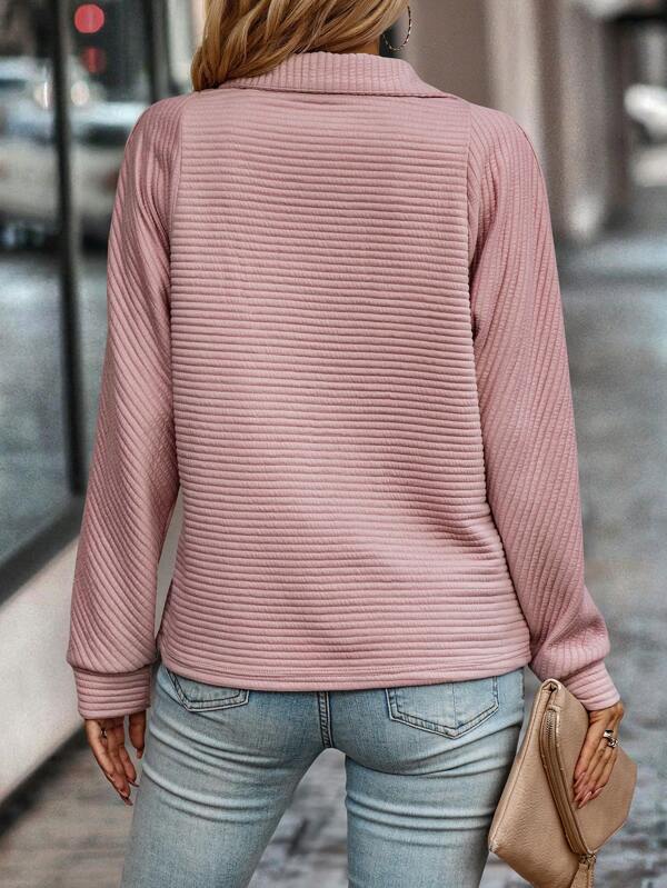 Elegant jumper with V-neck