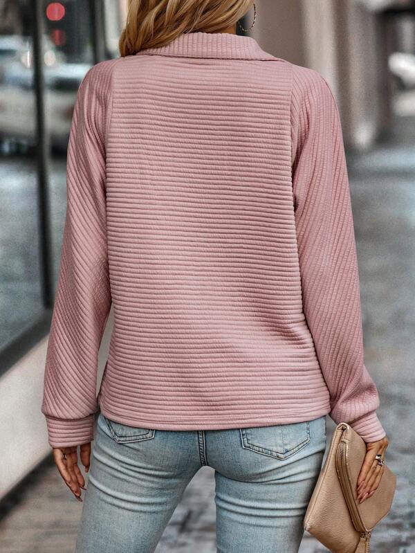 Women's - Elegant V-Neck Jumper - Stylish Warm Knitwear - Cozy and Chic for All Occasions