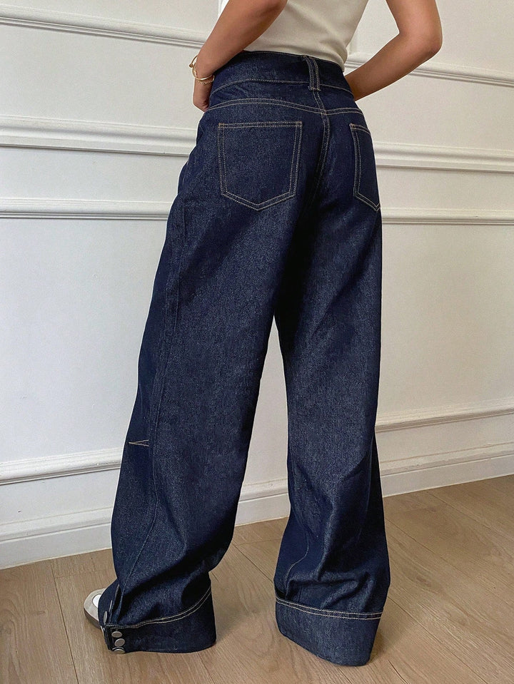 Women - Wide Jeans - Vintage Denim with Button Cuffs - Trendy and Comfortable Fashion for Every Occasion