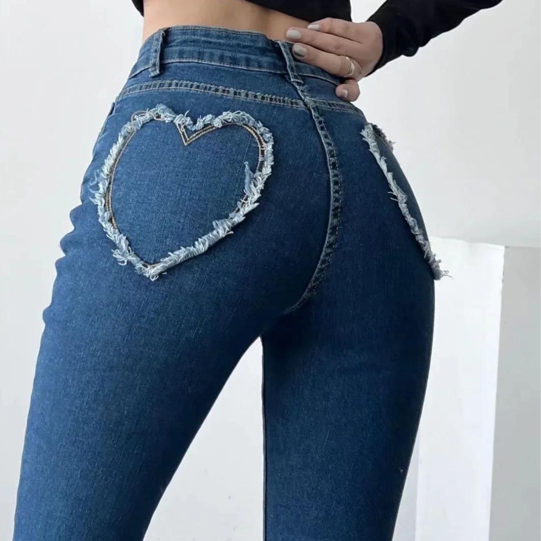 High-waisted jeans with heart fringes