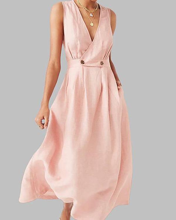 Pleated dress with V-neckline