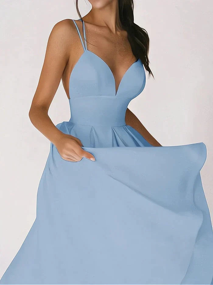 Elegant dress with V-neckline