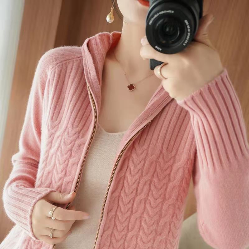 Cashmere cardigan with cord