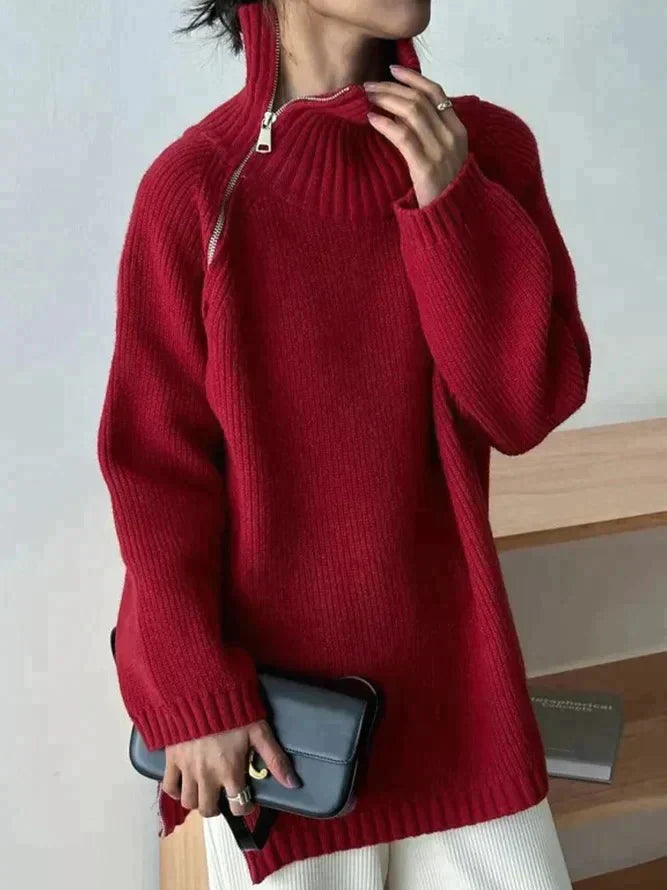 Red single-coloured jumper with a high neckline