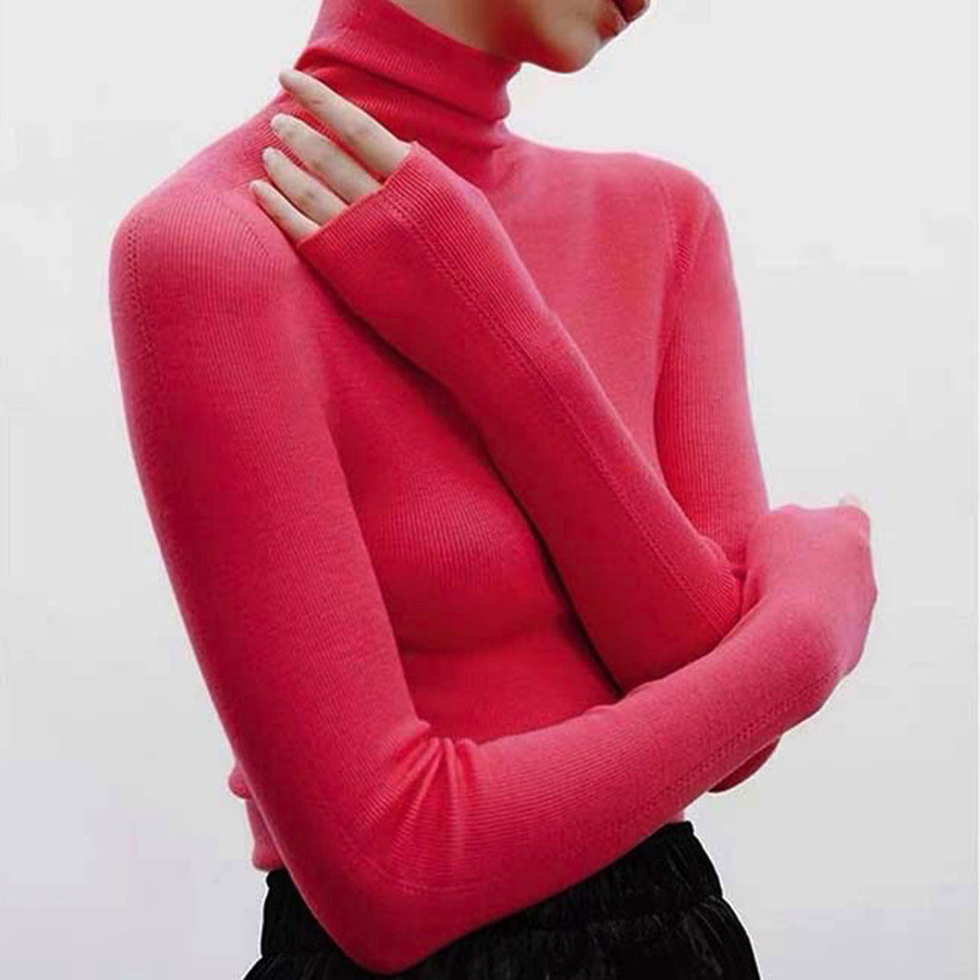 Plain-coloured long-sleeved knitted top with high neckline