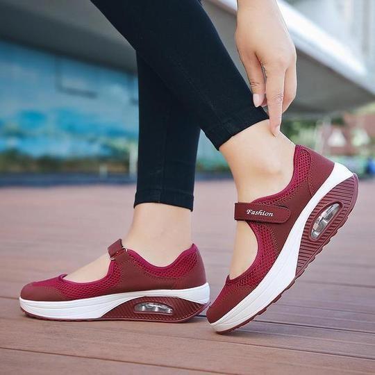 Amelia™ | Lightweight, breathable and elasticated women's hiking shoes