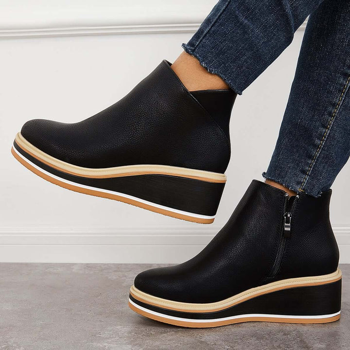 Stylish ankle boots with zip and platform