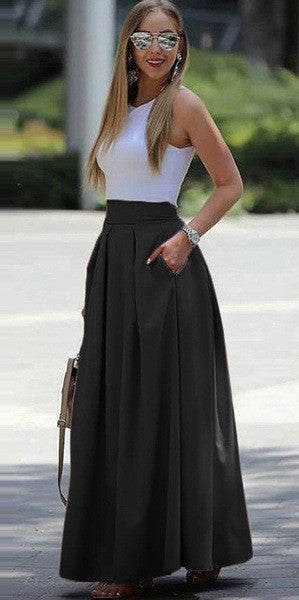 Plain-coloured pleated skirt with high waist