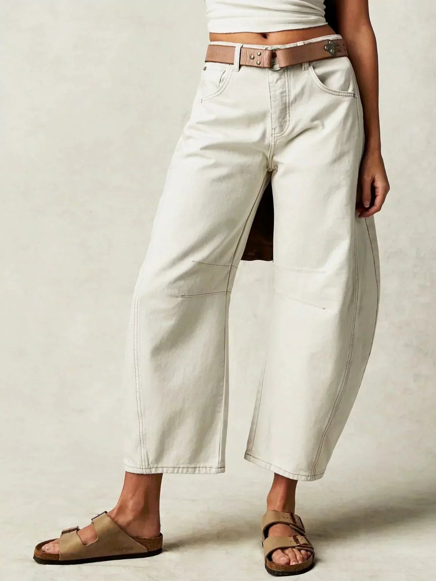 Women's - Barrel Jeans - Leopard Print - Trendy Casual Style for Everyday Wear
