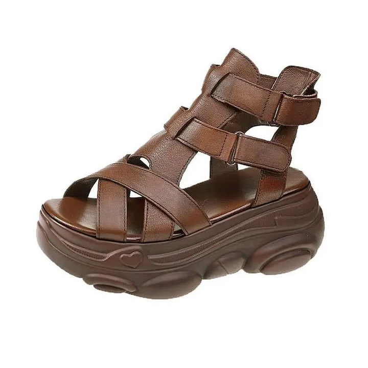 Fashionable criscross sandals