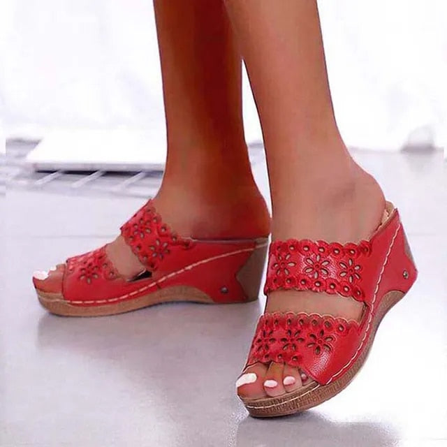 Comfortable summer sandals with wedge heel and fish mouth design