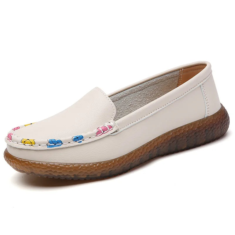 Fashionable leather moccasin flats