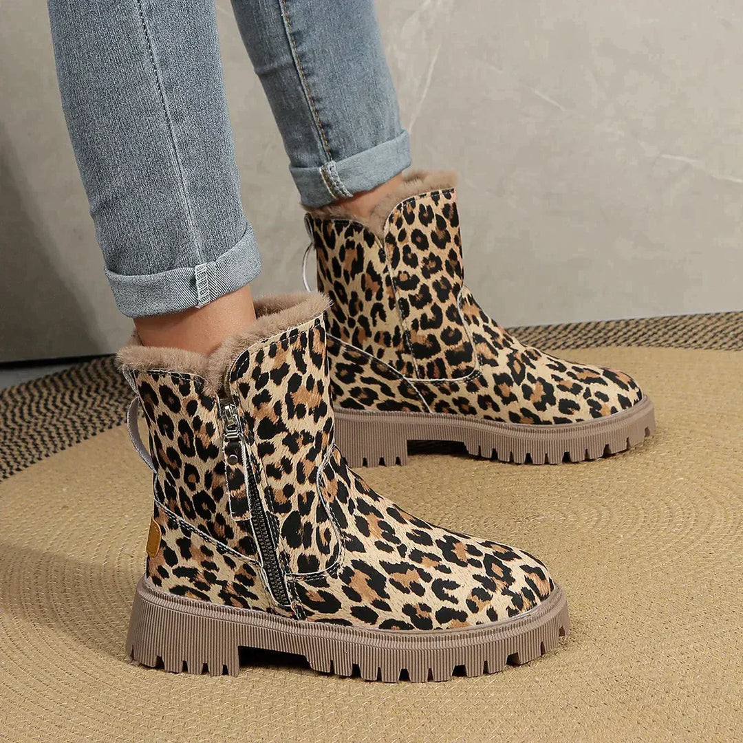 Warm leopard boots