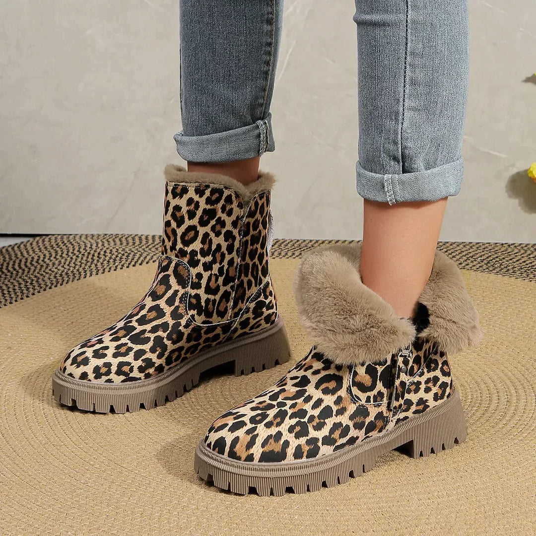 Warm leopard boots