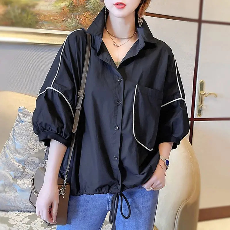 Summer trend Loose-fitting women's jacket in a thin style