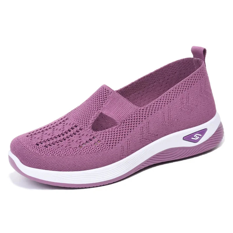 Breathable, hollowed-out, flat shoes with soft soles