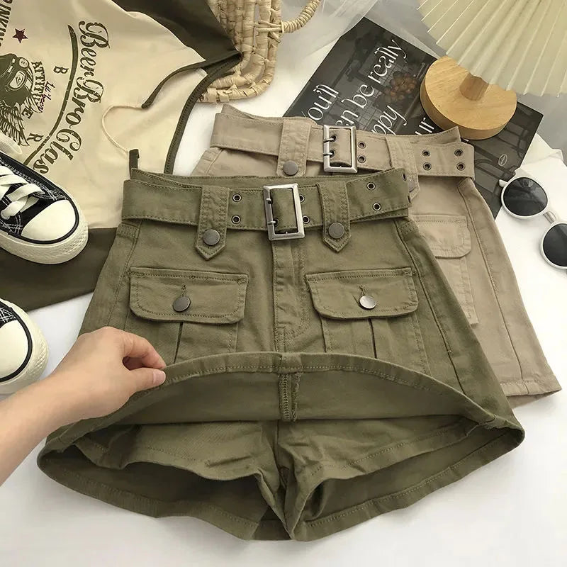 High-waisted skort with utility pockets