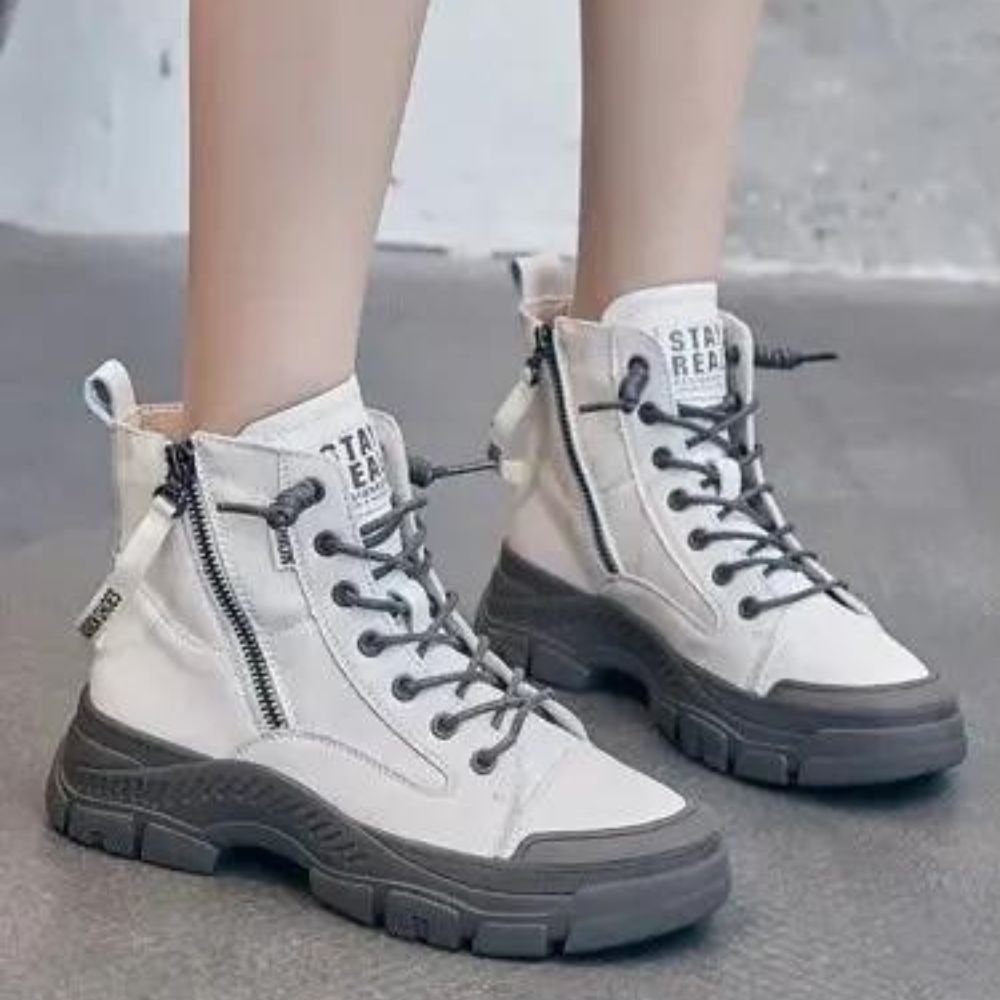 Elegant high-top sneaker boots with zip fastening