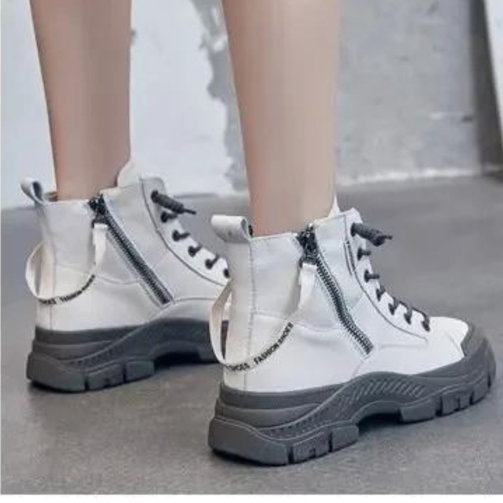 Elegant high-top sneaker boots with zip fastening