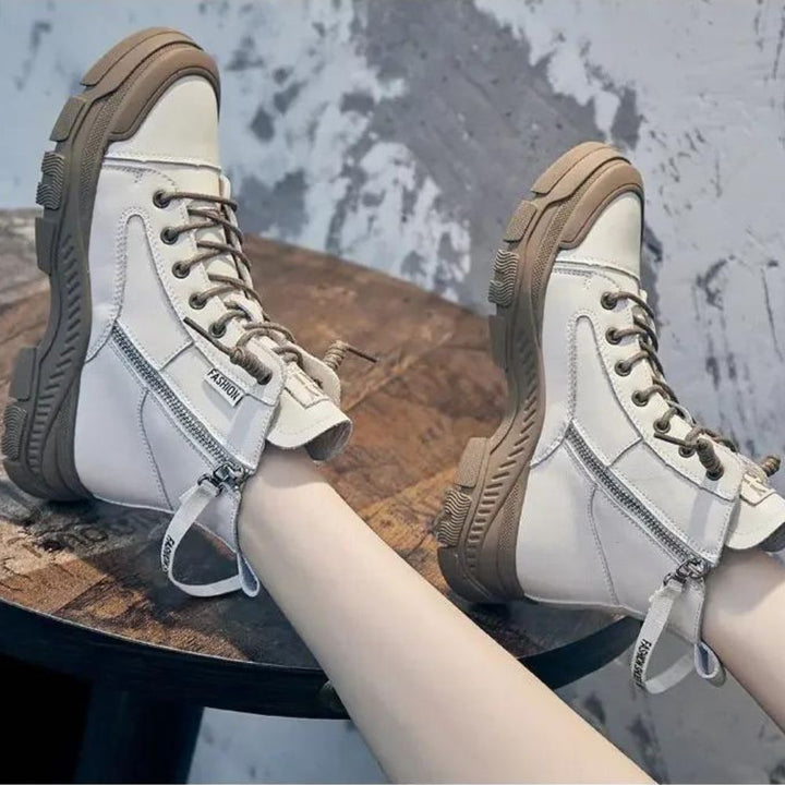 Elegant high-top sneaker boots with zip fastening