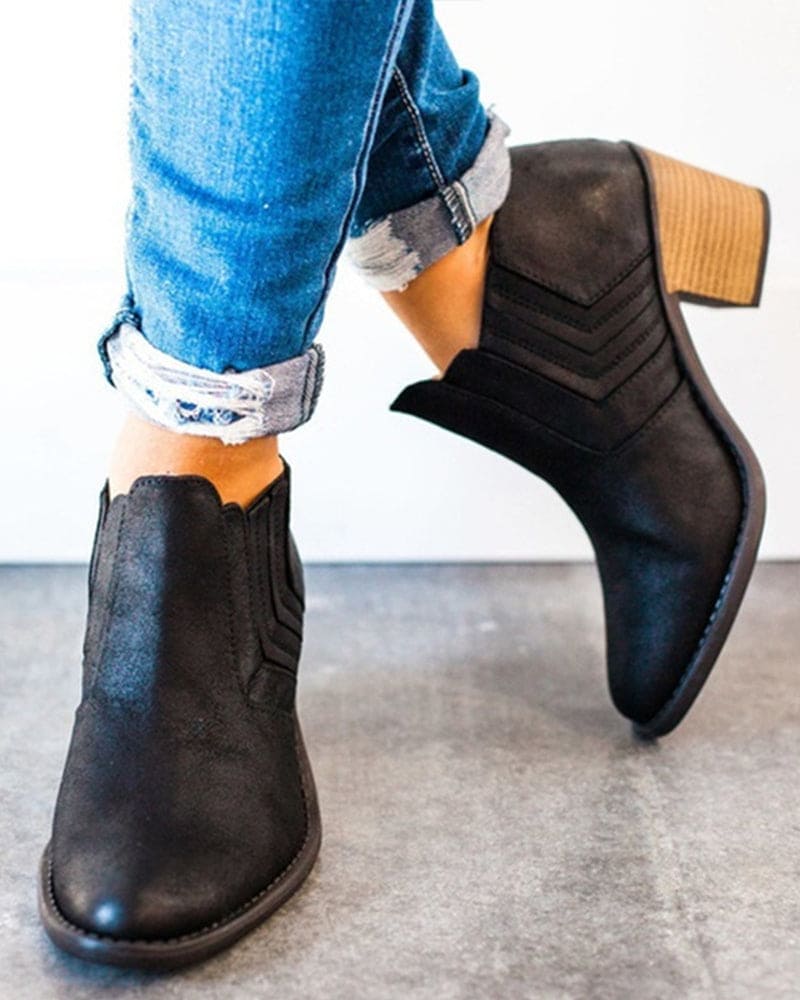 Slim ankle boot