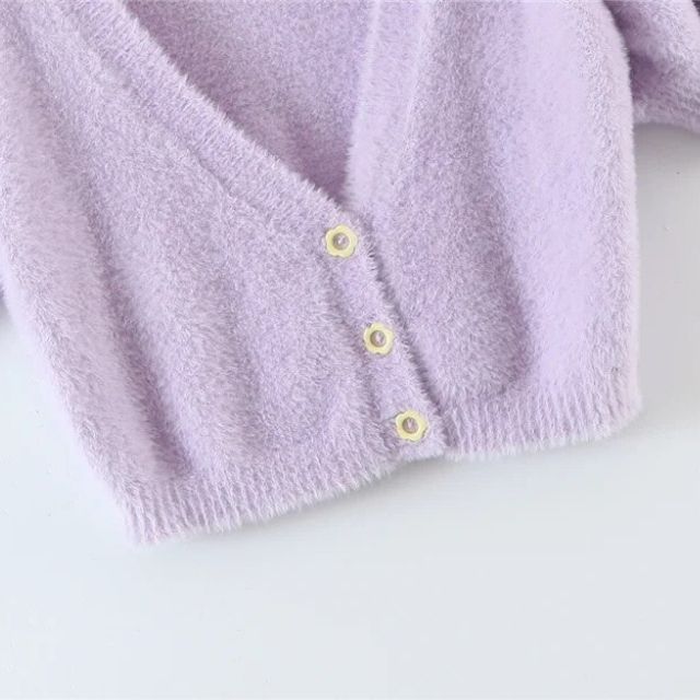 Fluffy cardigan with V-neckline