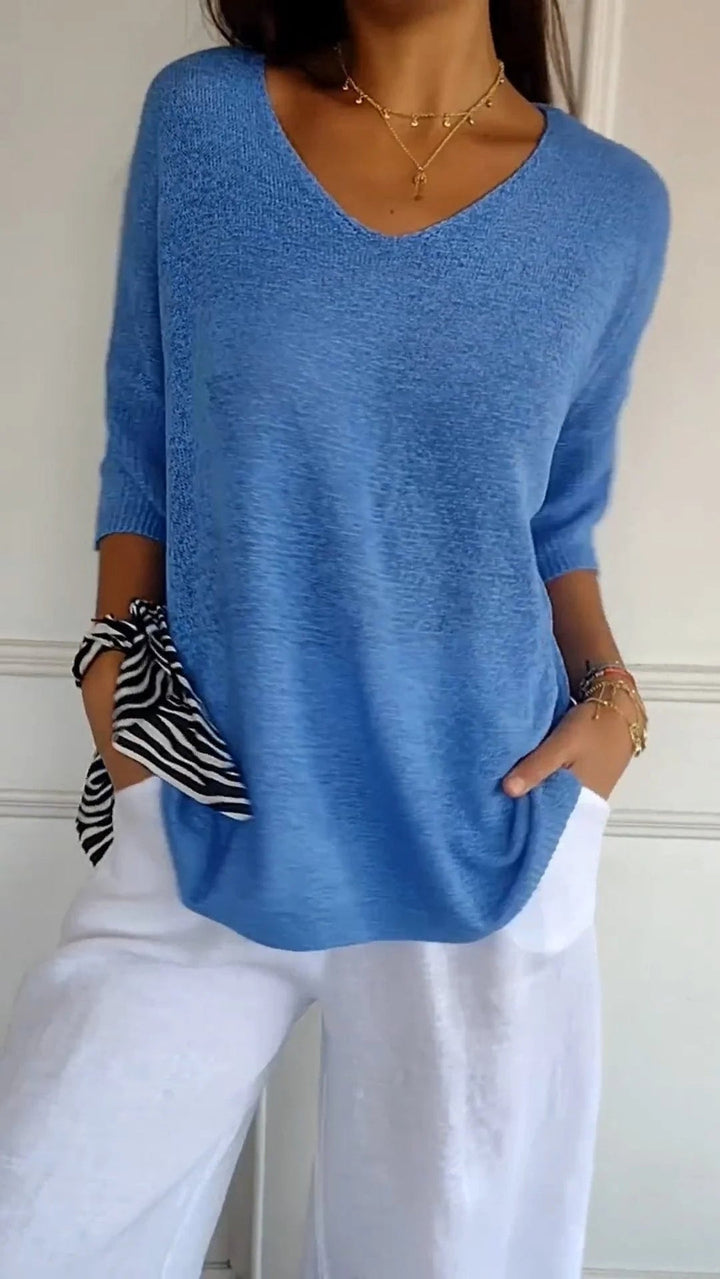 Loose, soft and fashionable jumper for women