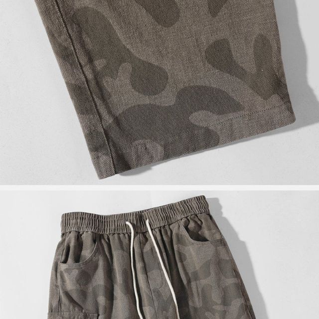 Casual cargo trousers in camouflage pattern