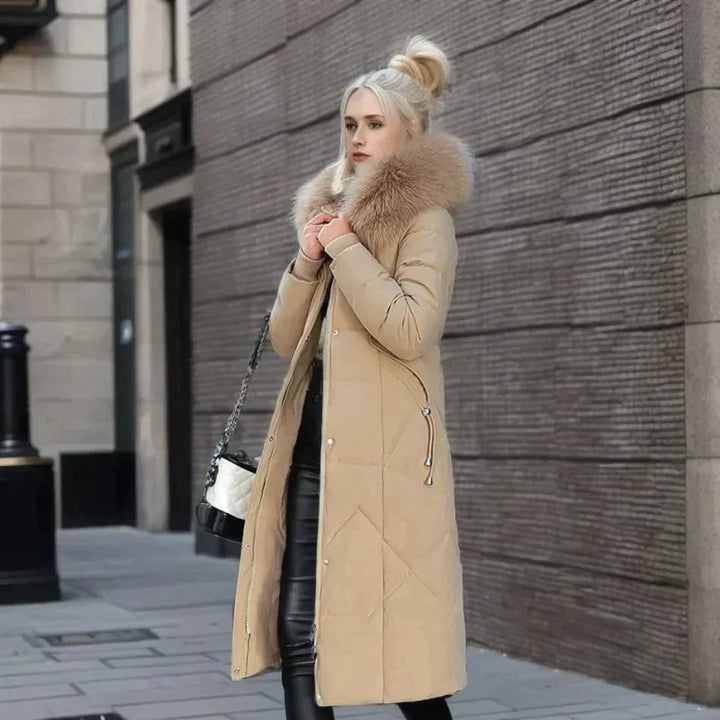 Stylish coat with faux fur