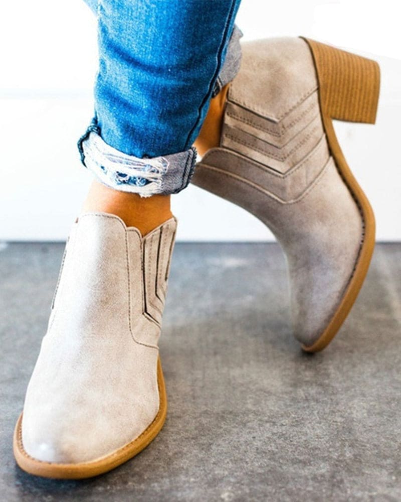 Slim ankle boot